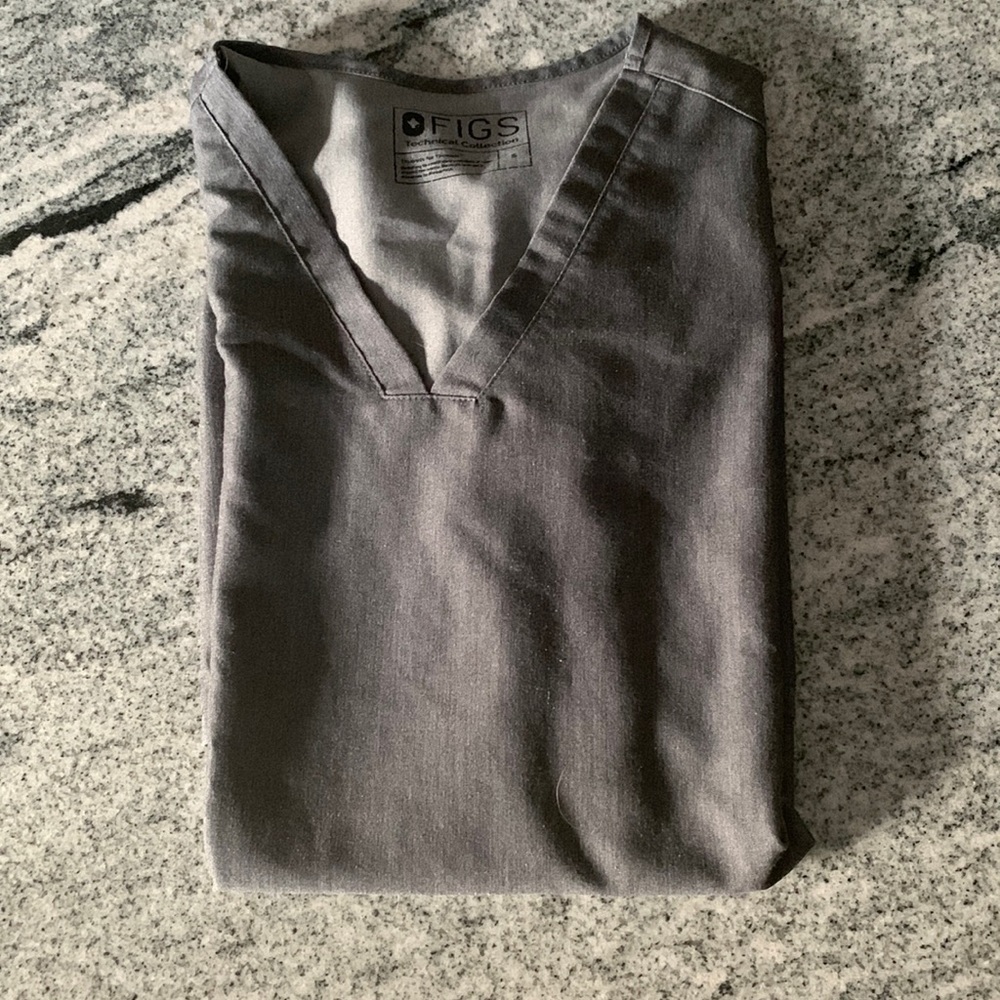 COPY - Charcoal Casma three-pocket scrub top - Picture 2 of 4
